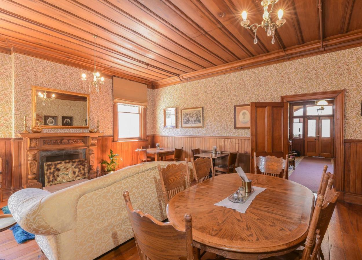 Dunstan House Motel ไคลด์ ภายนอก รูปภาพ